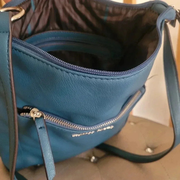 Franco Sarto leather crossbody shoulder bag - Picture 9 of 11